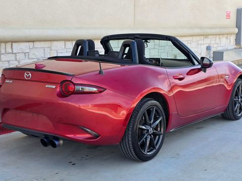 Used 2016 MAZDA MX-5 Miata Club image 3