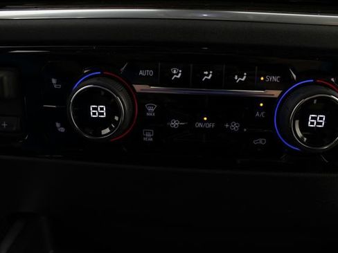 New 2026 Chevrolet Silverado 1500 LT Trail Boss w/ LT Trail Boss Premium Package AWD/4WD image 7