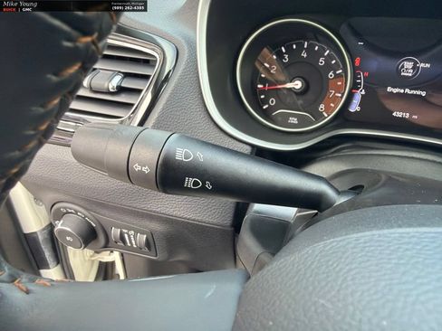 Used 2019 Jeep Compass Limited w/ Safety & Security Group AWD/4WD image 19