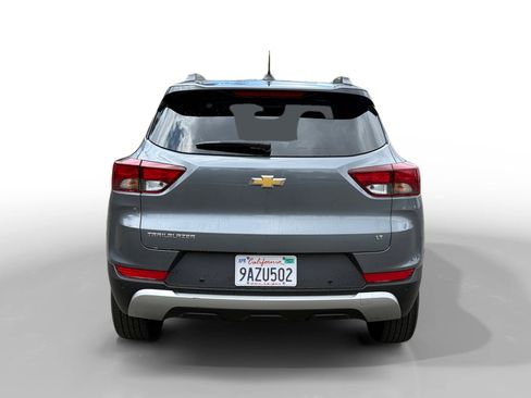 Used 2022 Chevrolet TrailBlazer LT w/ Convenience Package FWD image 4