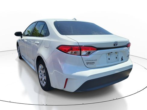 Used 2024 Toyota Corolla LE FWD image 4