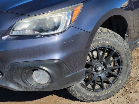 Used 2017 Subaru Outback 2.5i Premium image 8