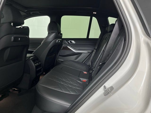 Used 2026 BMW X5 xDrive40i w/ Parking Assistance Package AWD/4WD image 19