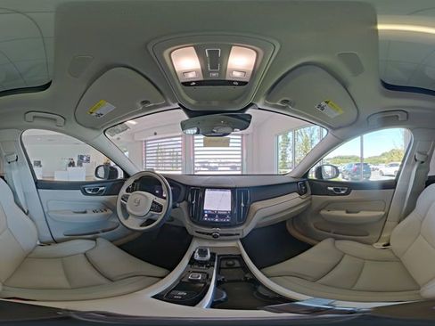 Certified 2023 Volvo XC60 B5 Ultimate w/ Protection Package Premier FWD image 9