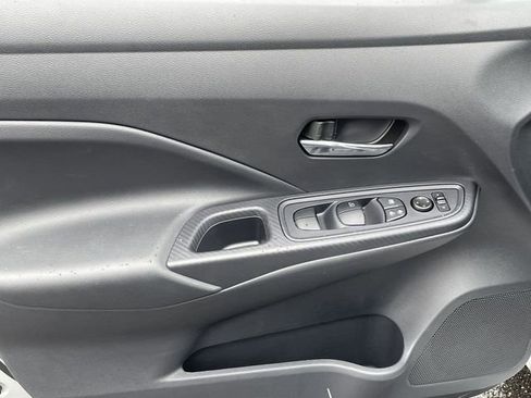 Used 2025 Nissan Versa SV w/ Trunk Package image 11