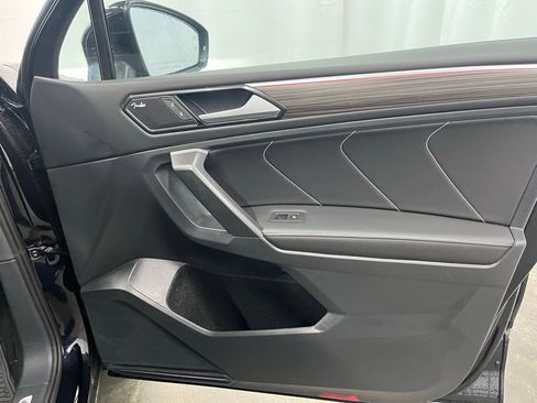 Used 2024 Volkswagen Tiguan SEL R-Line image 12