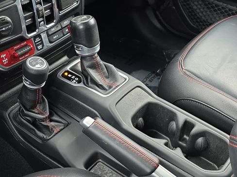 Used 2021 Jeep Wrangler Unlimited Rubicon AWD/4WD image 27