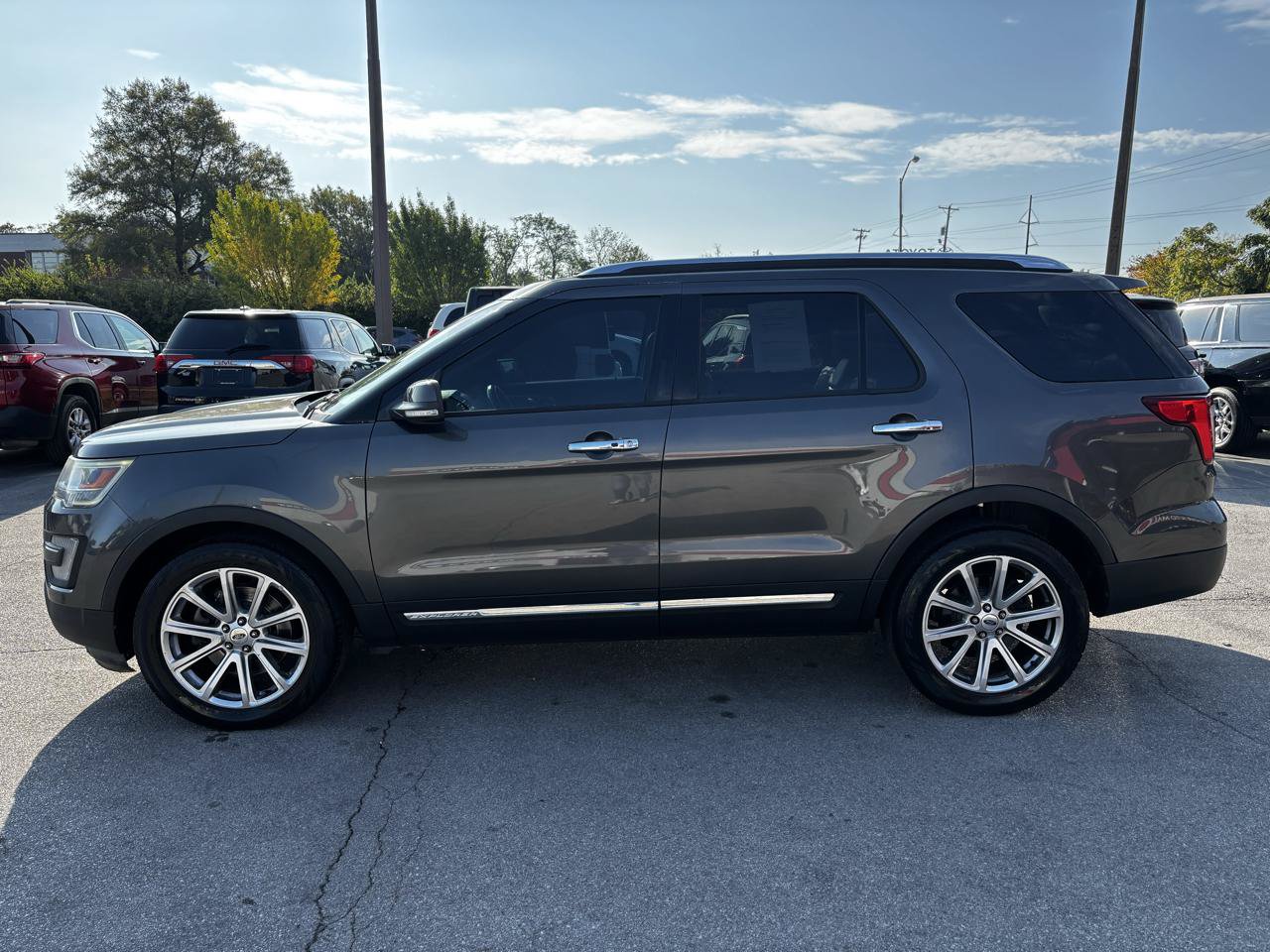 Used 2017 Ford Explorer Limited AWD/4WD image 6