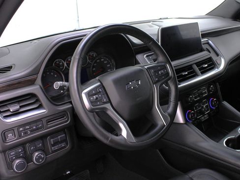 Used 2021 Chevrolet Suburban Z71 w/ Z71 Signature Package image 32