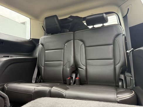 Used 2018 GMC Acadia Denali w/ Technology Package AWD/4WD image 10
