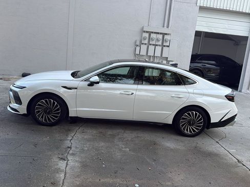 Used 2025 Hyundai Sonata Limited FWD image 8