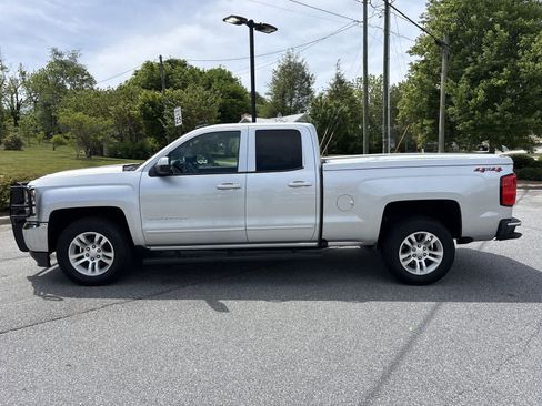 Used 2019 Chevrolet Silverado 1500 LT w/ All Star Edition AWD/4WD image 9