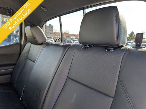 Used 2022 Toyota Tacoma TRD Off-Road w/ TRD Premium Off Road Package image 15