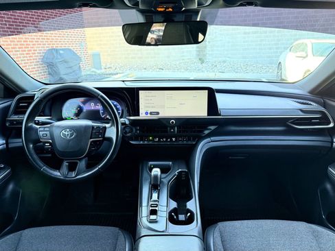 Used 2023 Toyota Crown XLE image 14