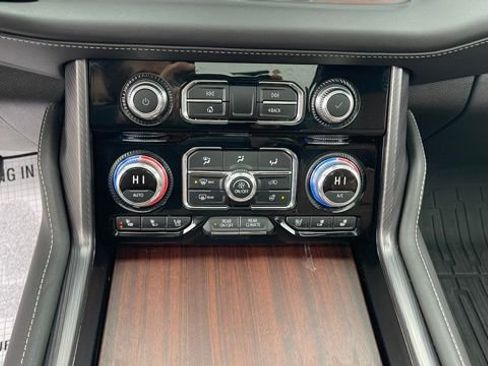 Used 2024 GMC Yukon XL Denali Ultimate image 21