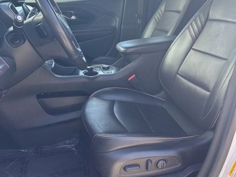 Used 2022 GMC Terrain AT4 w/ Infotainment Package II image 39