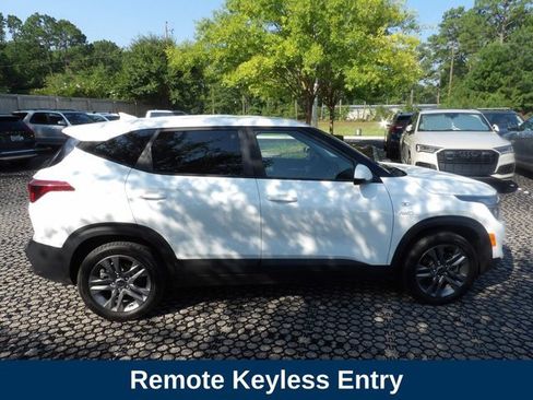 Used 2021 Kia Seltos LX AWD/4WD image 4