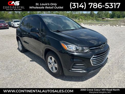 Used 2020 Chevrolet Trax LS w/ LPO, Cargo Package FWD image 1