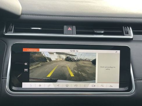 Used 2018 Land Rover Range Rover Velar R-Dynamic SE image 15