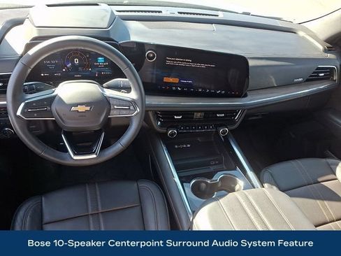 Used 2025 Chevrolet Tahoe High Country AWD/4WD image 3