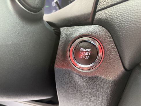 Used 2025 Toyota RAV4 XLE AWD/4WD image 23