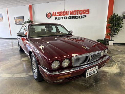 Used 1997 Jaguar XJ Vanden Plas RWD image 1