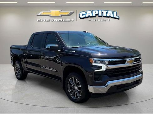 Used 2023 Chevrolet Silverado 1500 LT AWD/4WD image 7