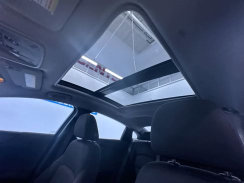 Used 2021 Chevrolet Malibu LT FWD image 43