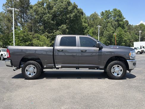 Used 2024 RAM 2500 Tradesman w/ Chrome Appearance Group AWD/4WD image 13