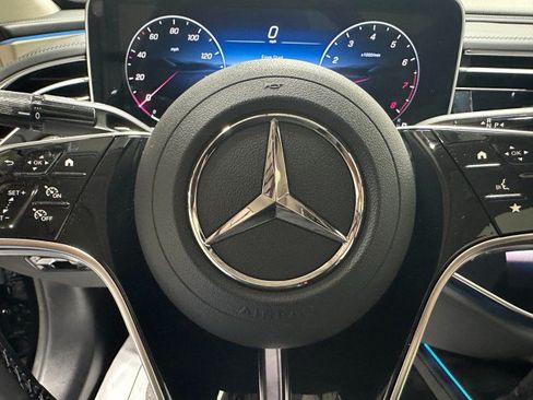 Used 2025 Mercedes-Benz E 350 Sedan image 38