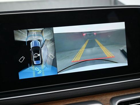 Used 2025 Mercedes-Benz GLE 450e 4MATIC w/ Winter Package image 14