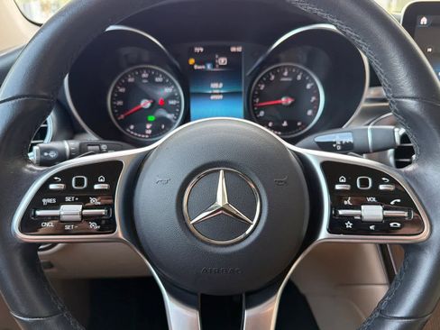 Used 2021 Mercedes-Benz GLC 300 4MATIC image 25