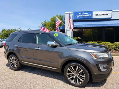 Used 2016 Ford Explorer Platinum AWD/4WD image 4