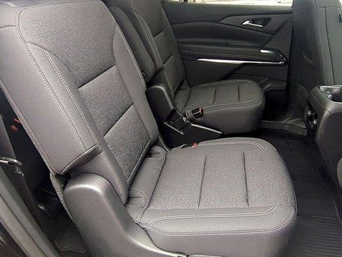 New 2026 Chevrolet Traverse LT w/ Sun and Wheel Package FWD image 27