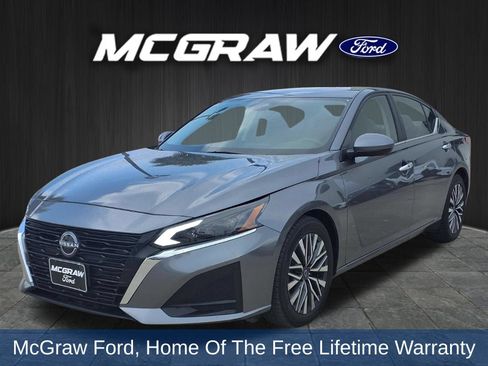 Used 2023 Nissan Altima 2.5 SV FWD image 1