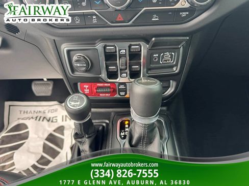 Used 2025 Jeep Gladiator Rubicon w/ Convenience Group AWD/4WD image 27