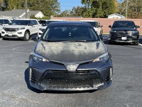 Used 2017 Toyota Corolla SE image 2