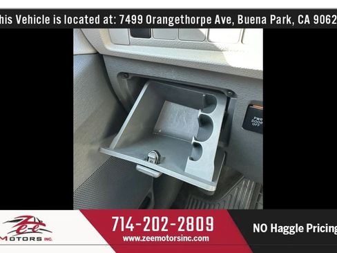 Used 2015 Toyota Sienna LE FWD image 29