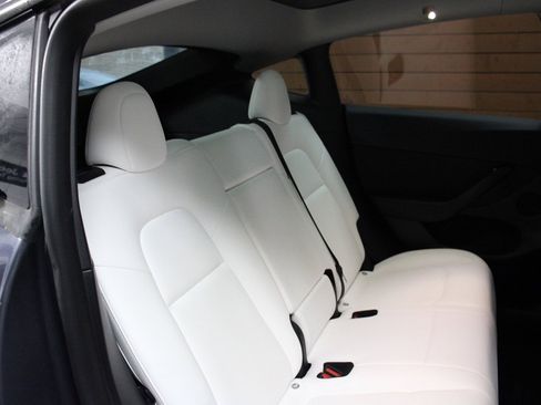 Used 2022 Tesla Model Y Performance image 37