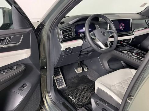 Used 2025 Volkswagen Atlas Cross Sport SEL Premium R-Line AWD/4WD image 24