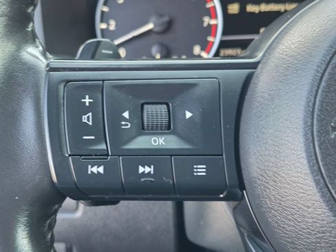 Used 2023 Nissan Rogue S AWD/4WD image 14