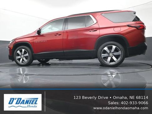Used 2022 Chevrolet Traverse LT w/ LT Premium Package AWD/4WD image 10