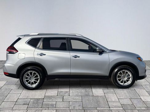 Used 2019 Nissan Rogue SV image 8