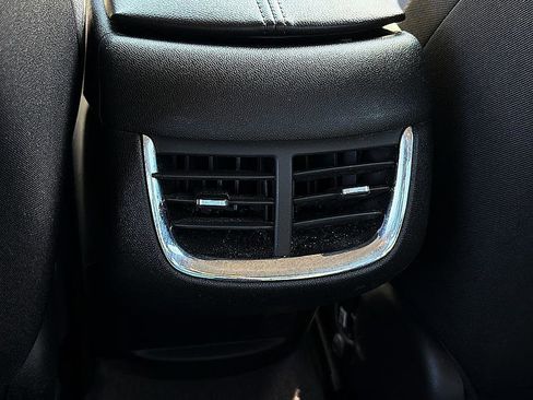 Used 2024 Chevrolet Malibu LT FWD image 9