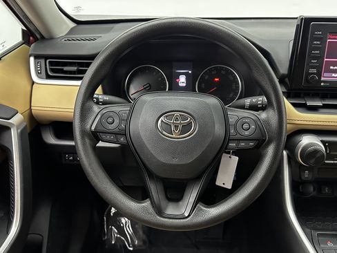 Used 2022 Toyota RAV4 LE image 21