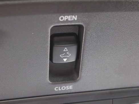 New 2025 Nissan Altima 2.5 SR image 18