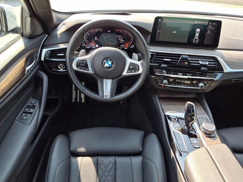 Used 2022 BMW 530i w/ M Sport Package RWD image 31