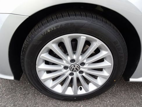 Used 2017 Volkswagen Passat 1.8T SE image 37