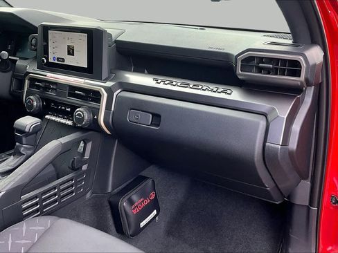 Certified 2026 Toyota Tacoma SR5 AWD/4WD image 18
