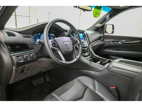 Used 2017 Cadillac Escalade Platinum AWD/4WD image 44